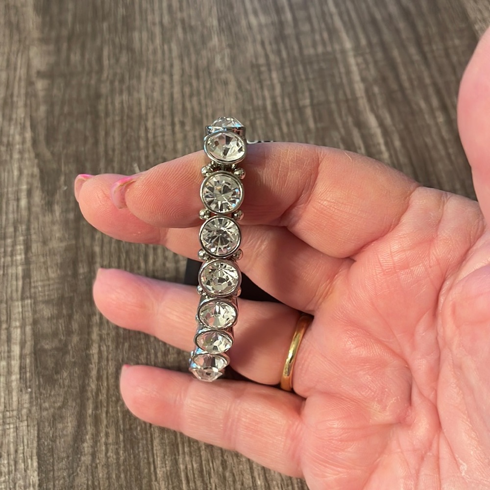 NWT Rhinestone like stretchy bracelet. Great for stacking. - Picture 1 of 3